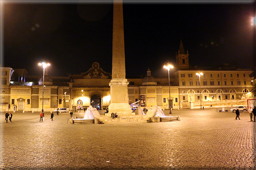 foto Roma di Notte